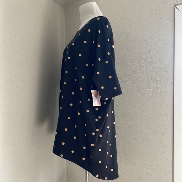 🆕NWT LuLaRoe Irma Polka Dots High-Low Top - Picture 2 of 5